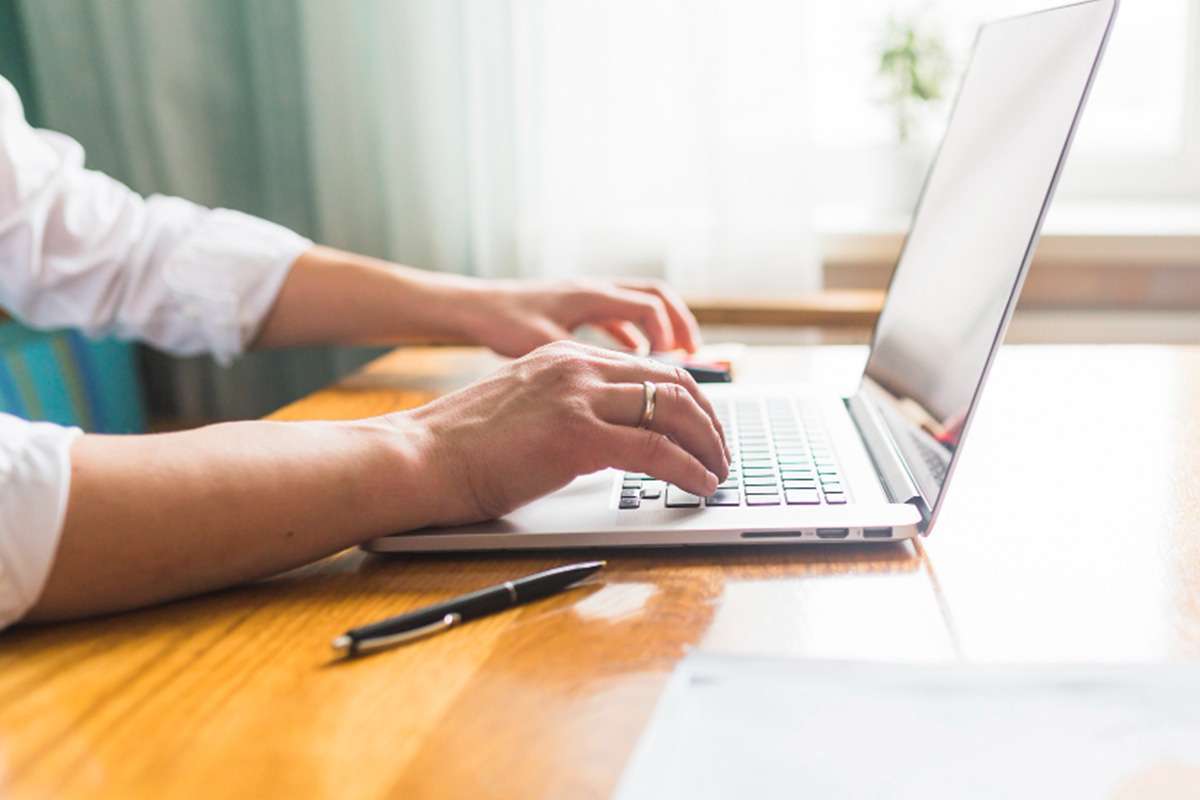 How physicians rely on virtual medical scribes