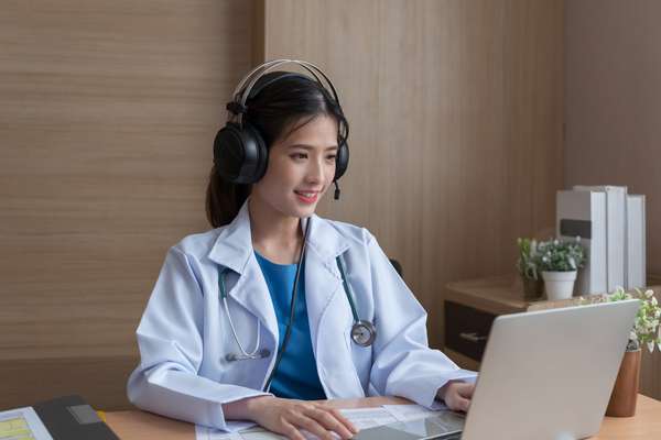 Remote Scribes Decreasing Physician Burnout whitepaper cover