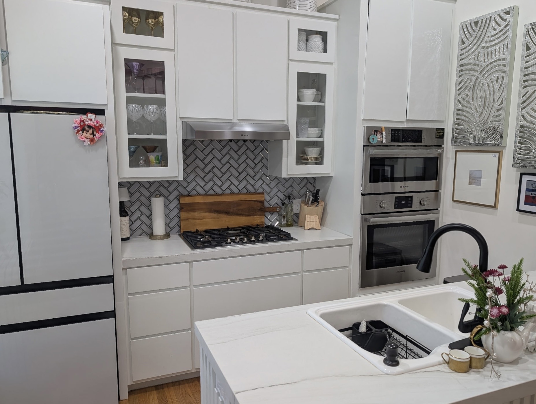 White Chef's Kitchen cleaned by Luxe Luxury Cleaning