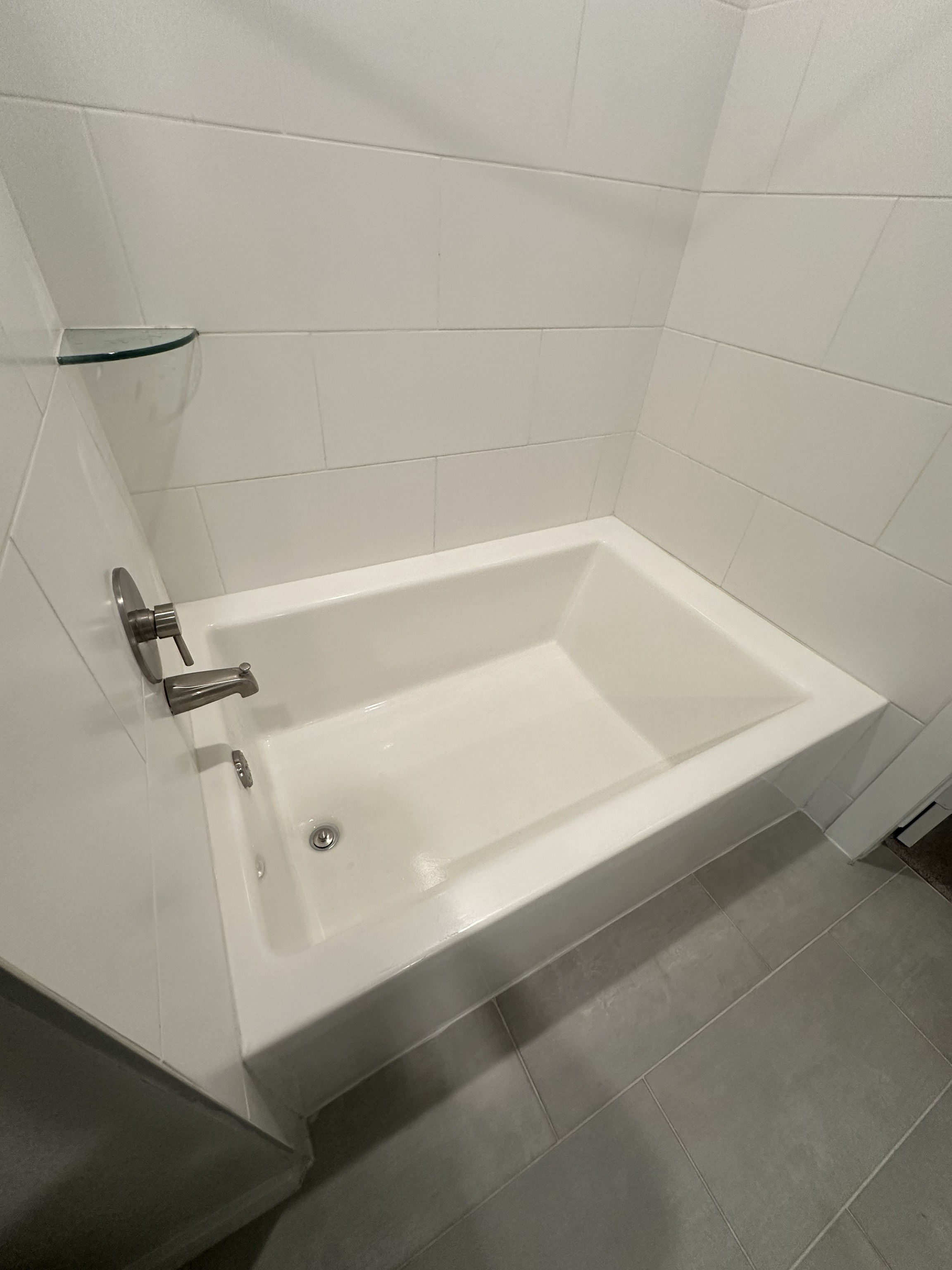 Soaking Tub cleaned by Luxe Luxury Cleaning