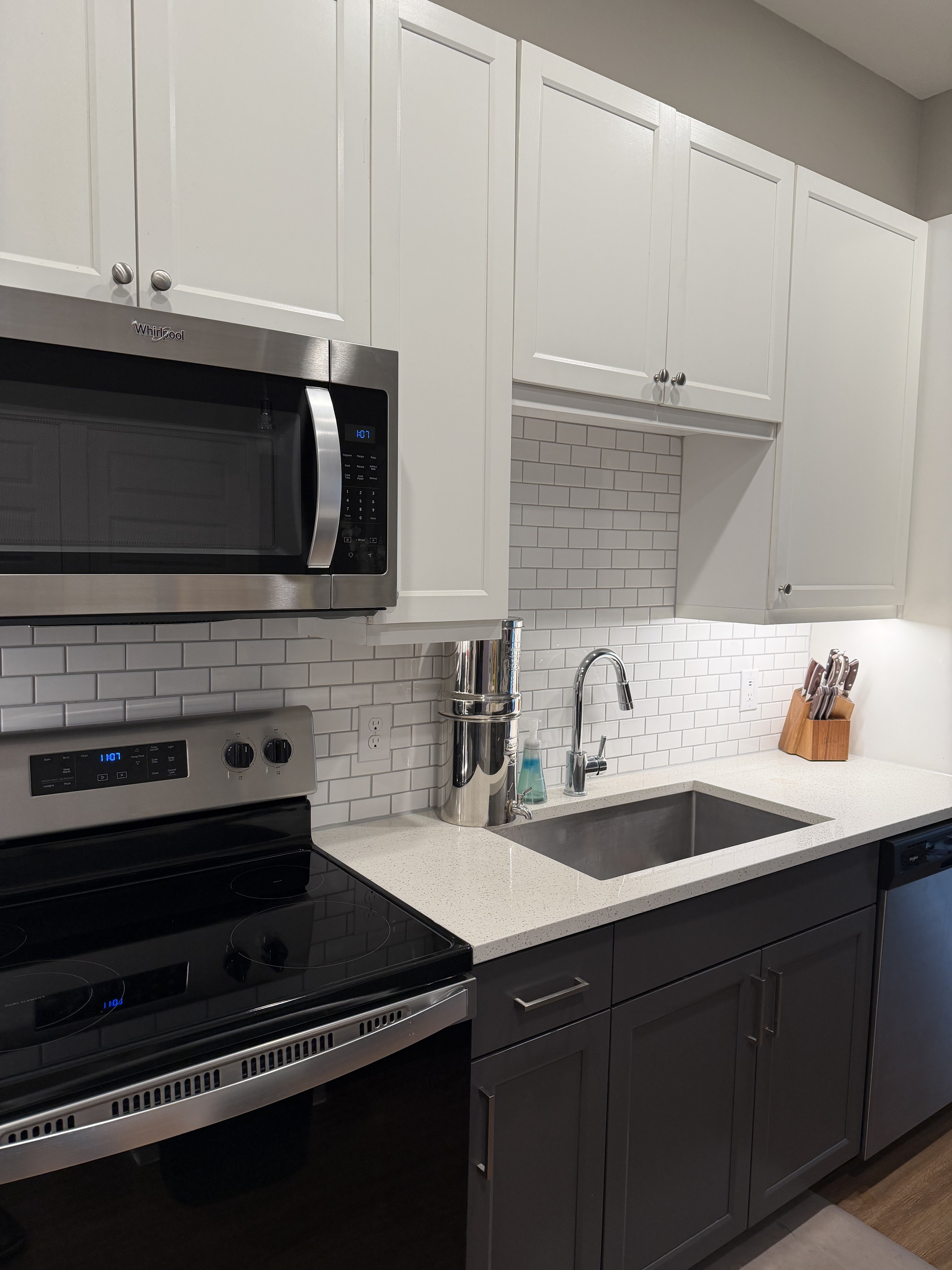 White & Gray Kitchen cleaned by Luxe Luxury Cleaning