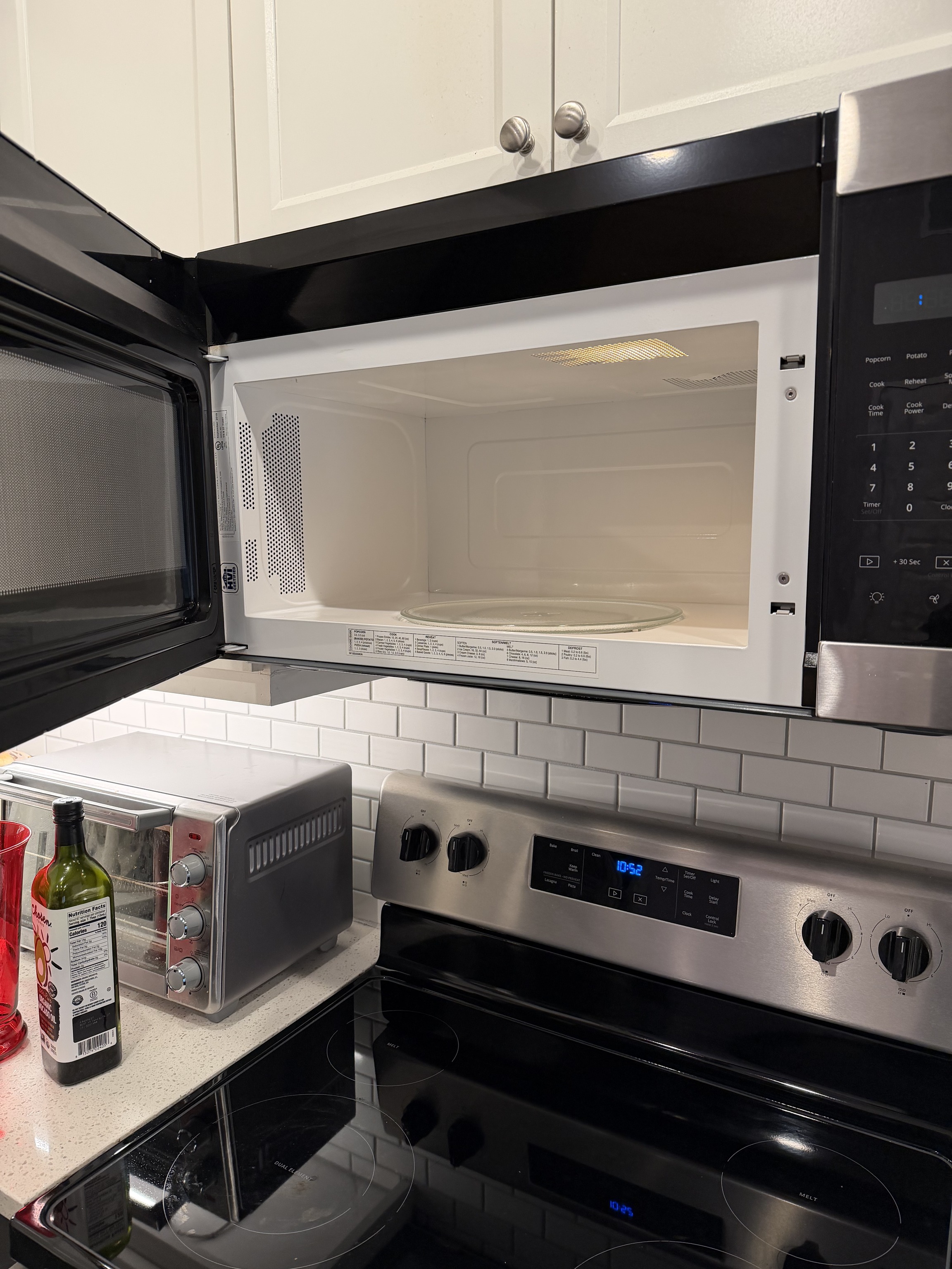 Range & Microwave cleaned by Luxe Luxury Cleaning