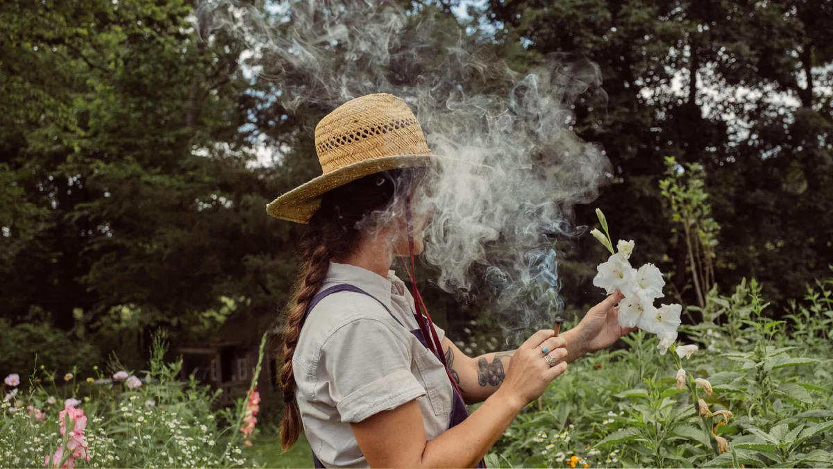 The Farmers Wife Dispensary Logo