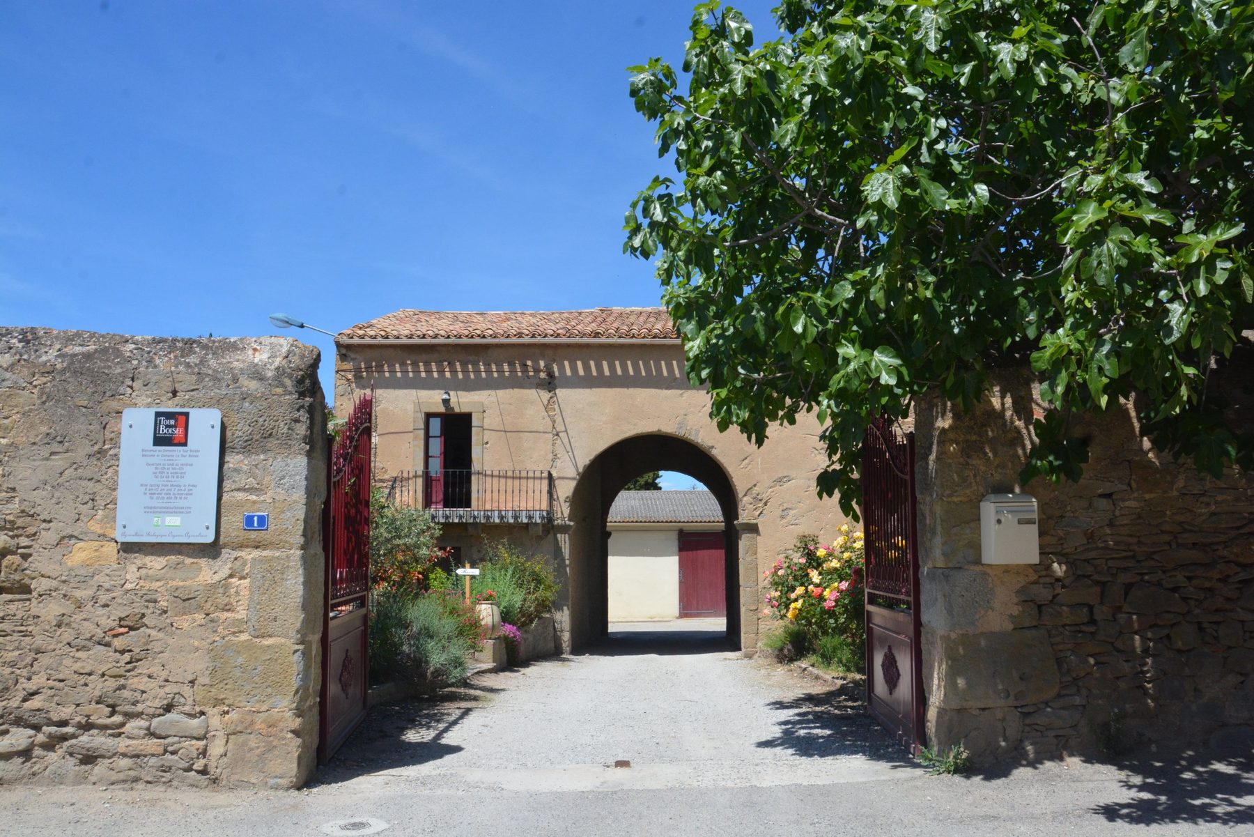 Château Tour Boisée – vignerons et domaine partenaires des Bons Sens