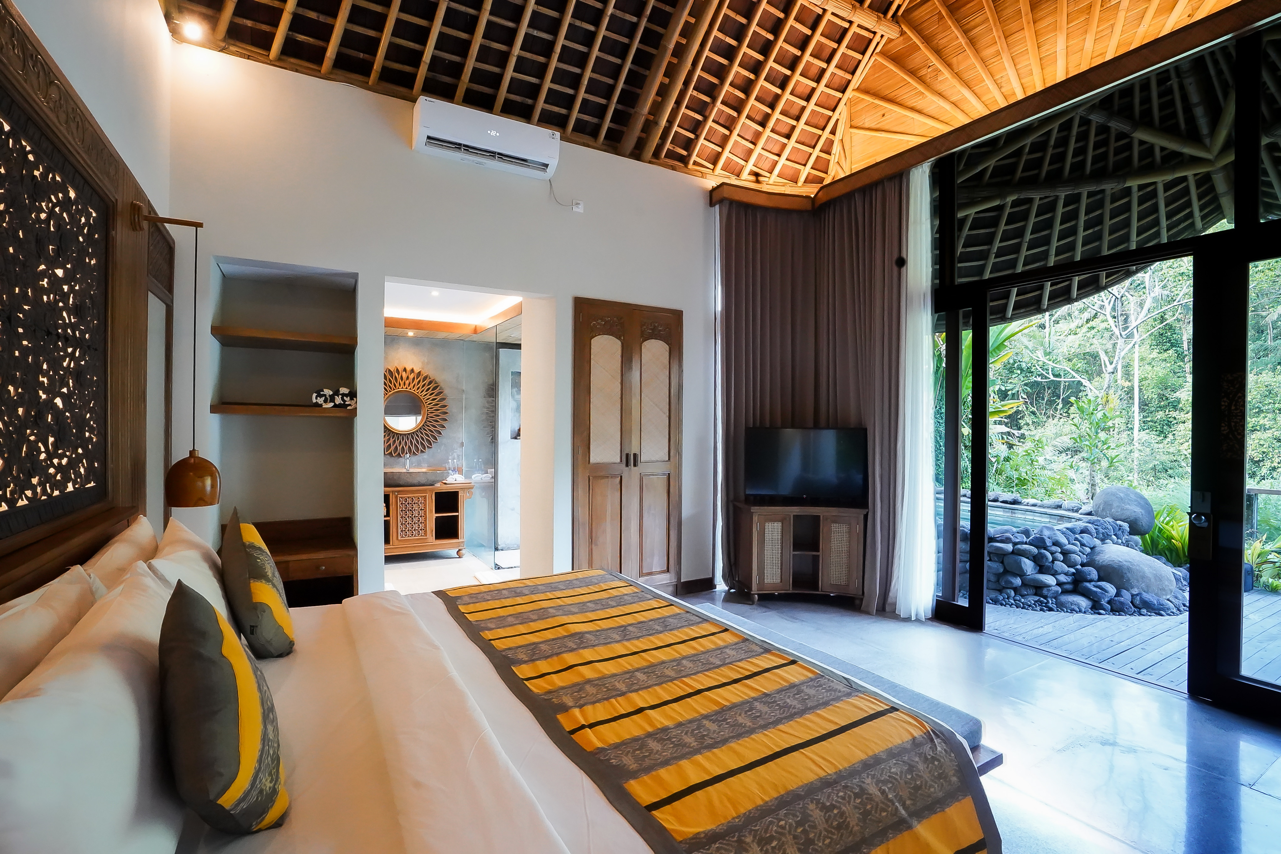 Royal Kenran penthouse with its day bed balcony above the jungle canopy