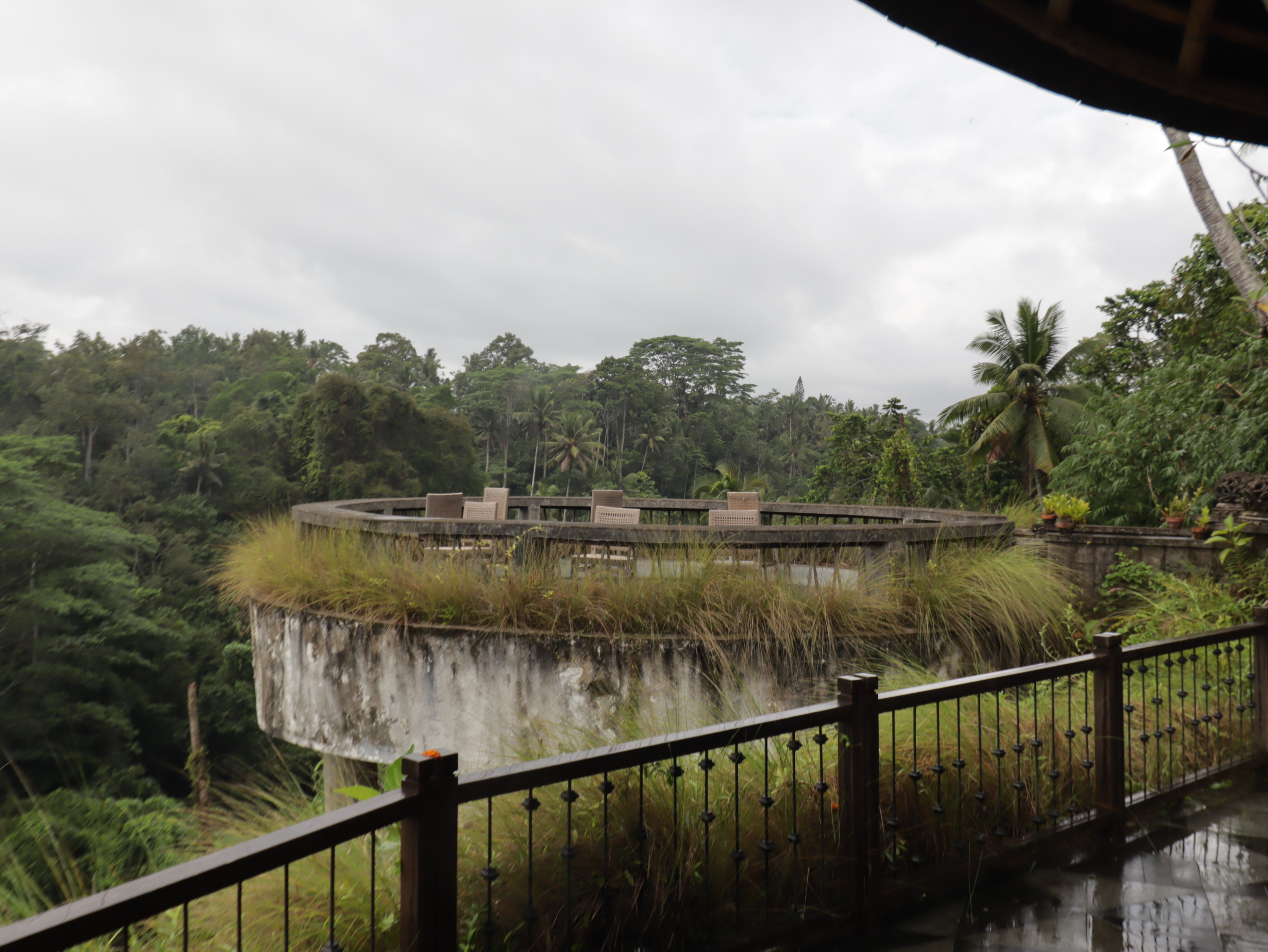 T’dung Restaurant terrace overlooking the Petanu River valley
