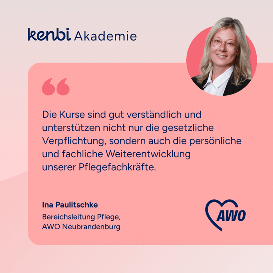 Frau mit Brille vor grauem Hintergrund, Zitat zur Pflegeausbildung, AWO-Logo unten rechts, Text von Ina Paulitschke.