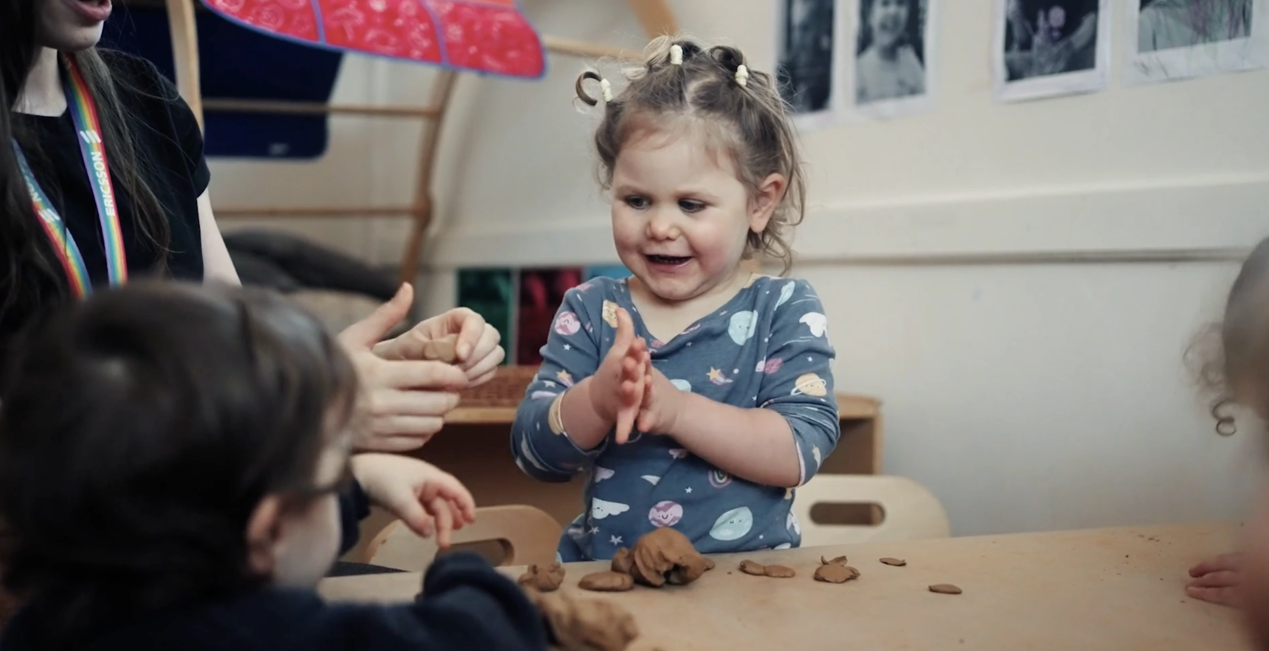 Children cooking together at Ganenu