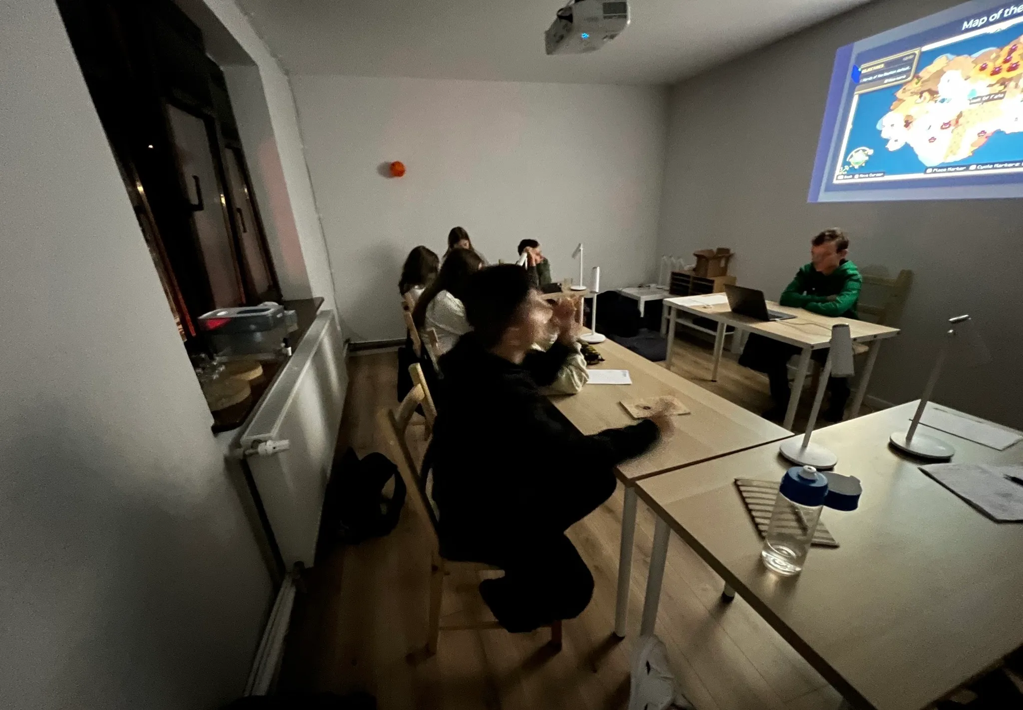 Prezentacja podczas zajęć z angielskiego w klasie 7 Prezentacja podczas zajęć z angielskiego w klasie 7 w Naukowo w Grodzisku Mazowieckim