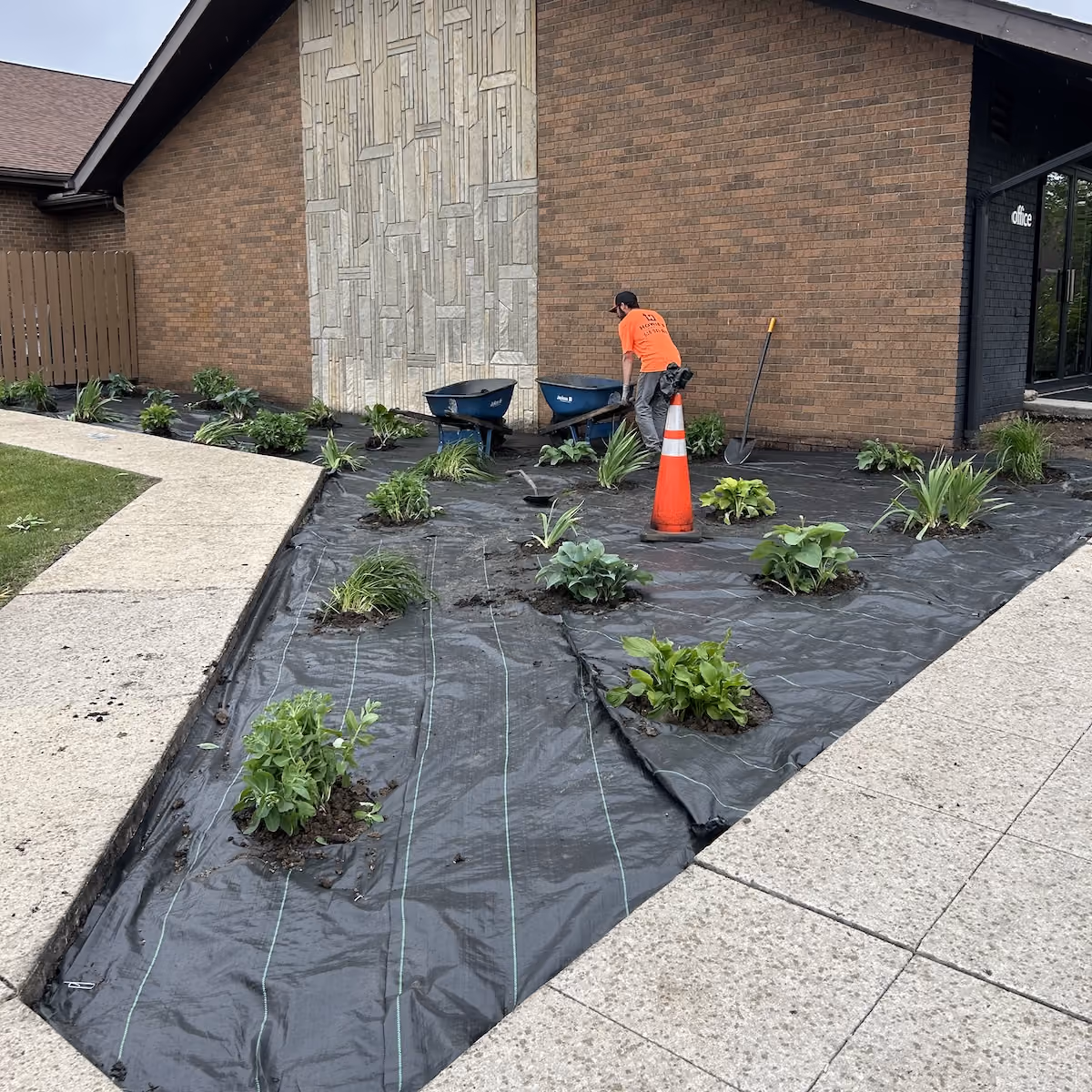 Professional landscape installation near me by Howie’s Lawn Care LLC in Plain City, Ohio