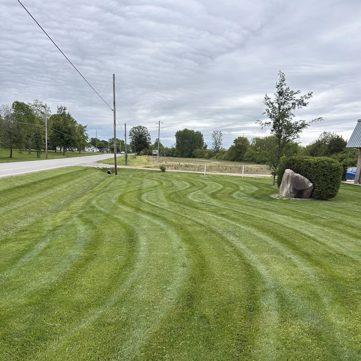 Professional lawn care near me by Howie’s Lawn Care LLC in West Jefferson, Ohio