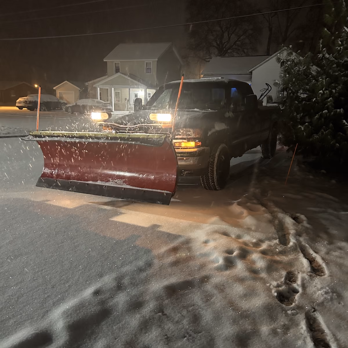 Reliable snow removal near me by Howie’s Lawn Care LLC in Plain City, Ohio