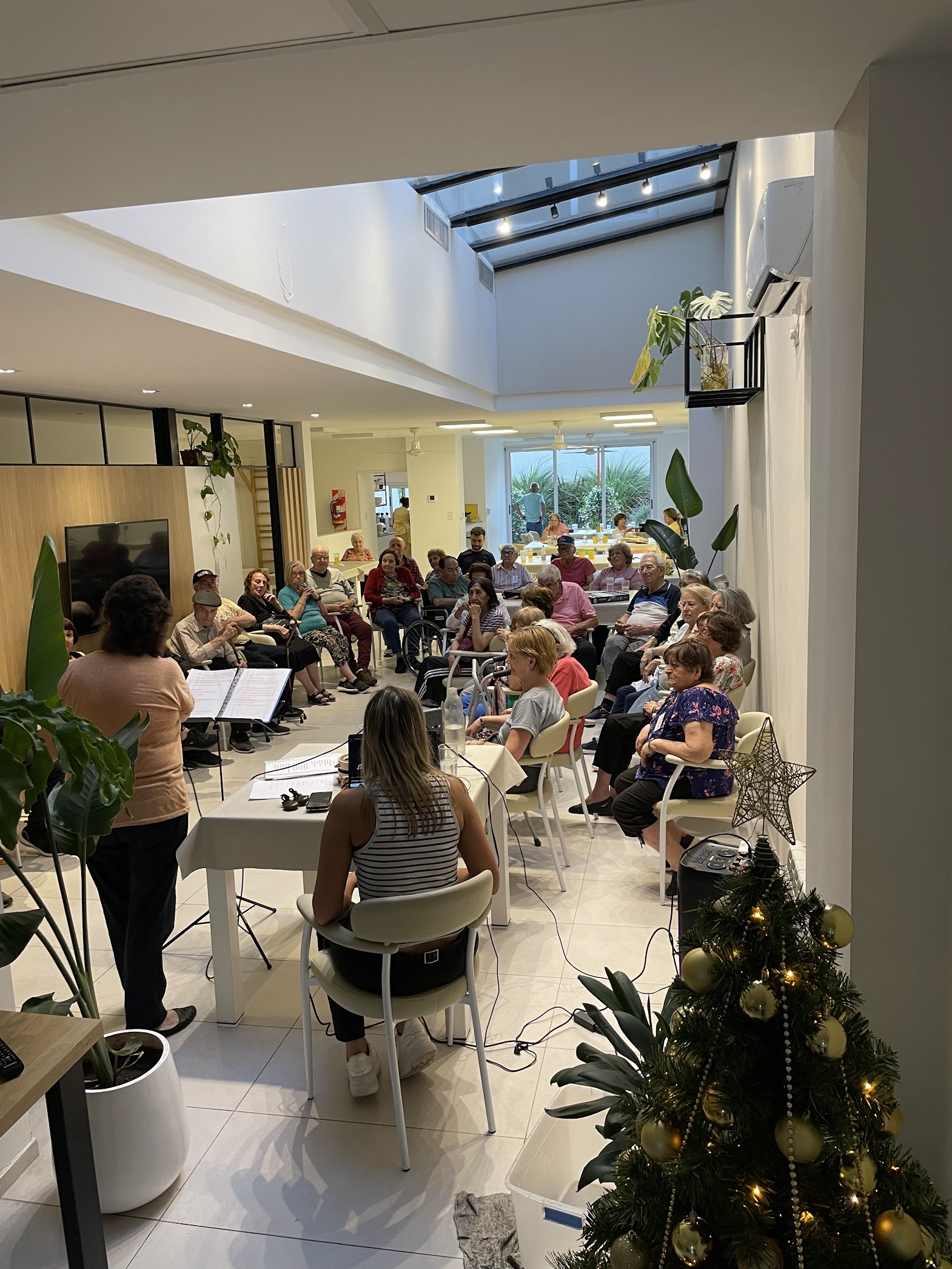 Centro de Día de Grupo Cuidando, con actividades para adultos mayores