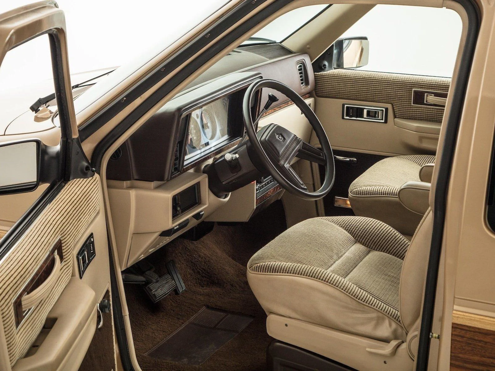 1984 Plymouth Voyager