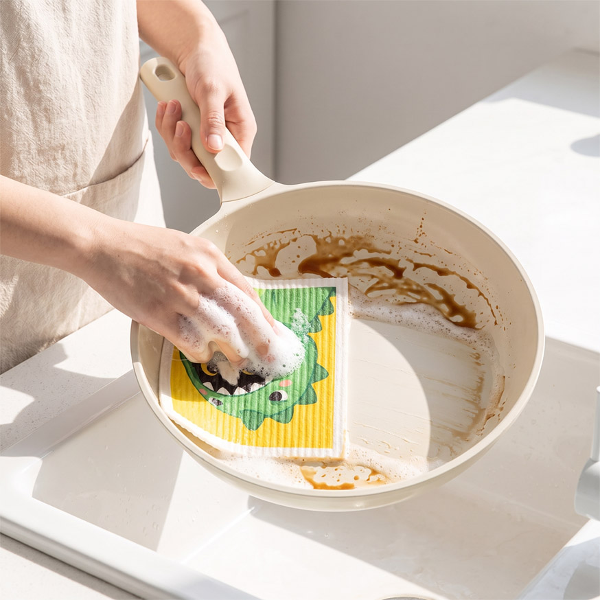 Cleaning cookware with a bulimumu cleaning product