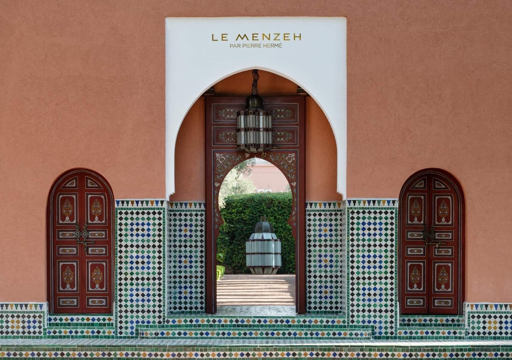 Façade du Menzeh par Pierre Hermé dans le jardin. La Mamounia, Marrakech.