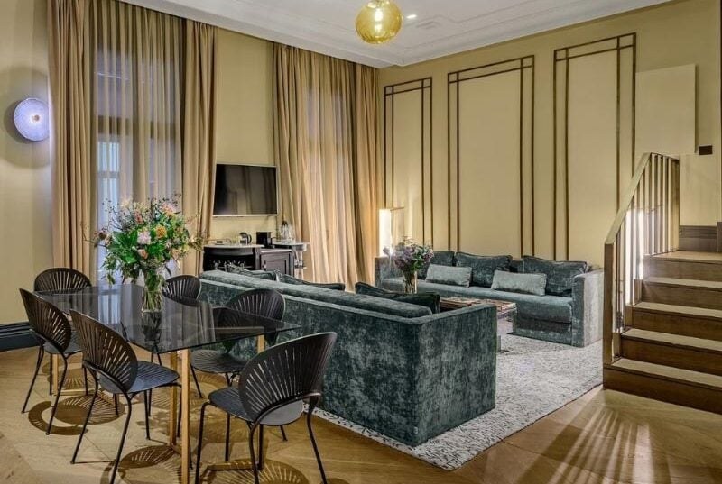Le salon d’une suite - CoolRooms Palacio de Atocha à Madrid.