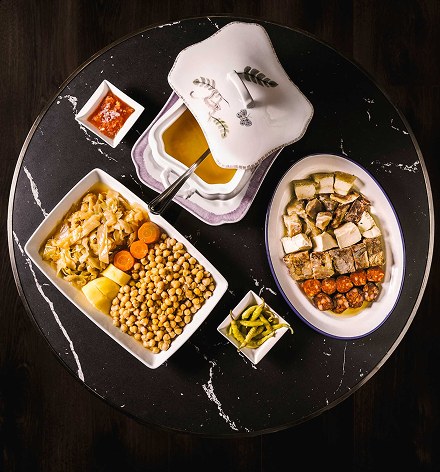 Un plateau de petit-déjeuner au Gran Hotel Inglés à Madrid.