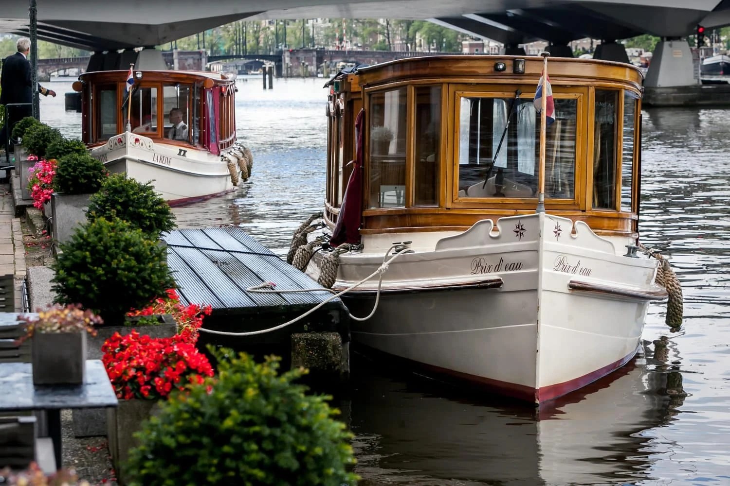 Des bateaux amarrés près de l’InterContinental Amstel Amsterdam