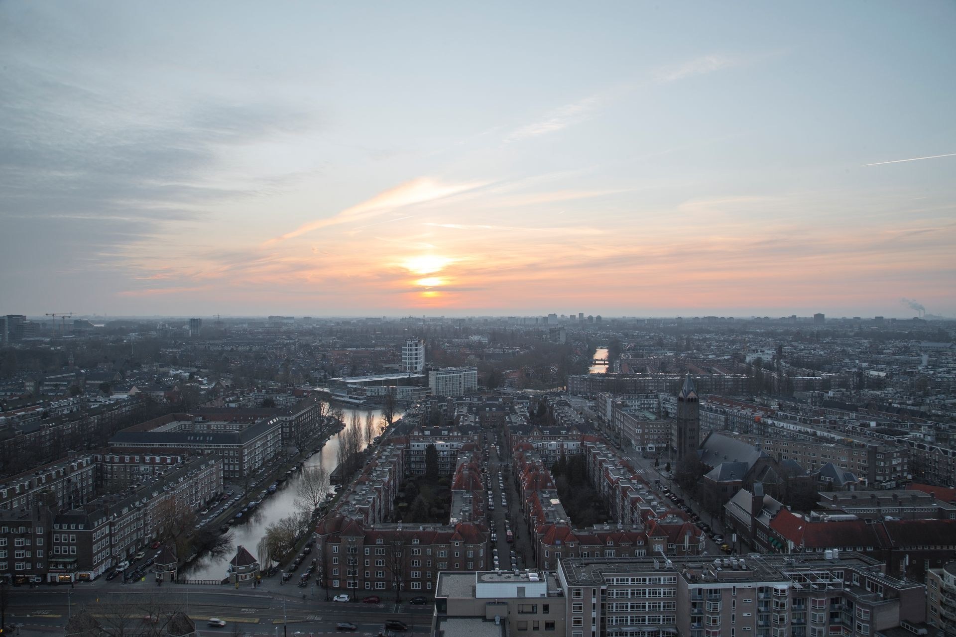 Le panorama sur Amsterdam depuis les étages de l’Hotel Okura