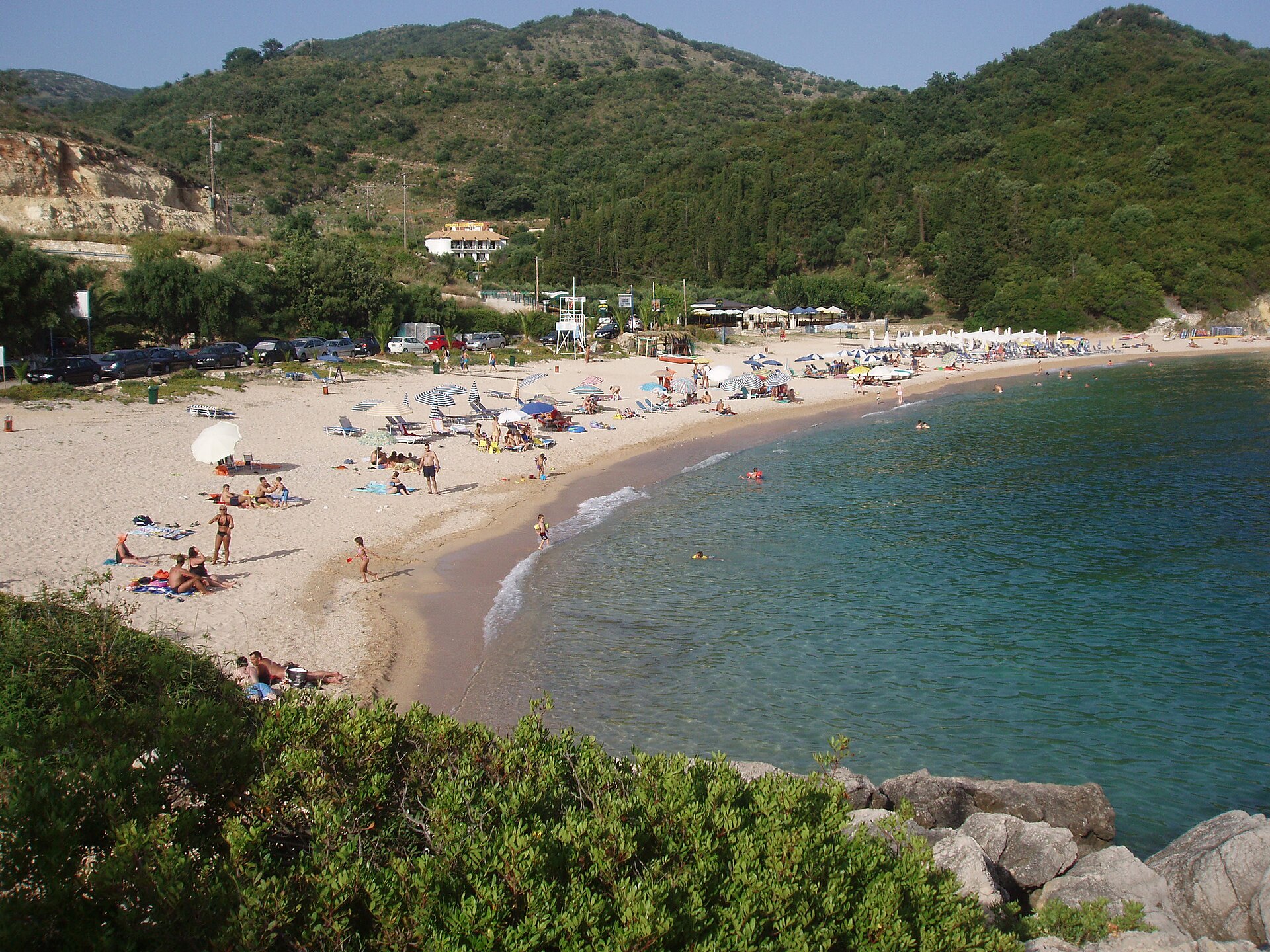 La plage de Mega Ammos a Syvota, Thesprotie