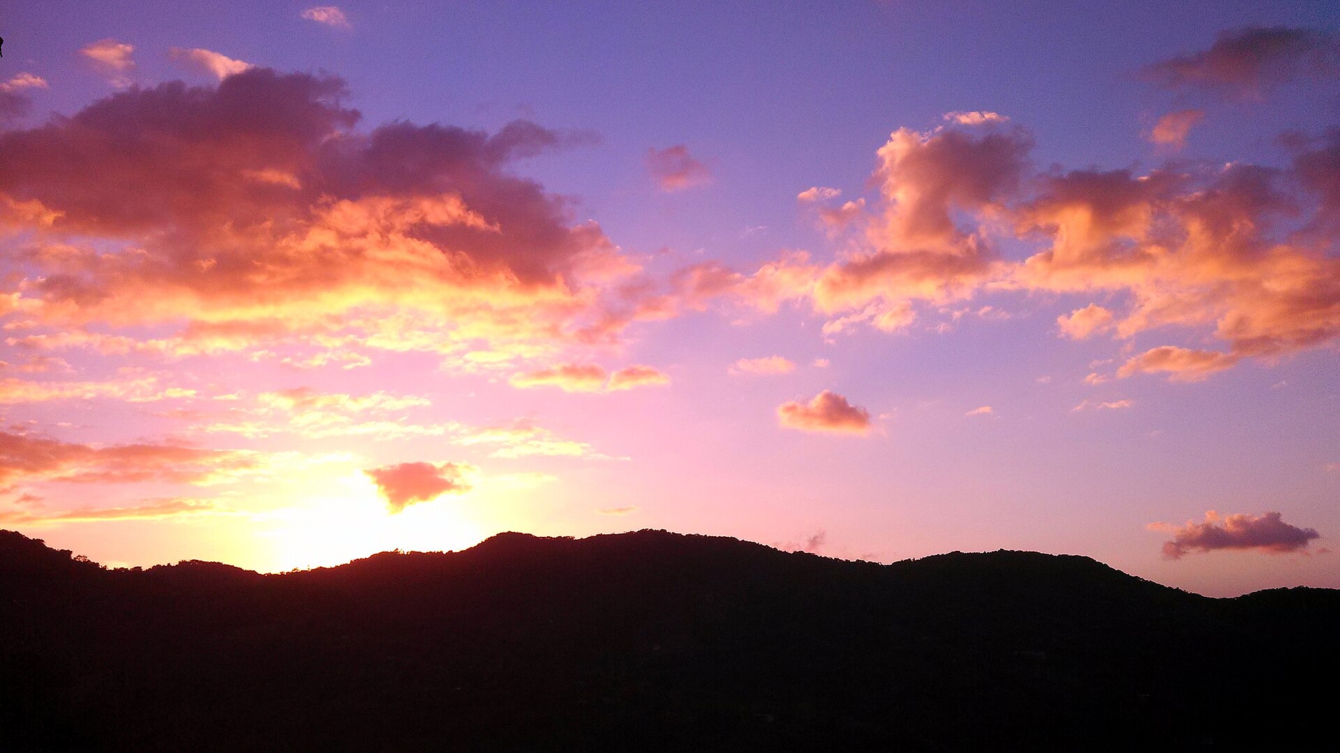 Coucher de soleil sur les montagnes de Jayuya