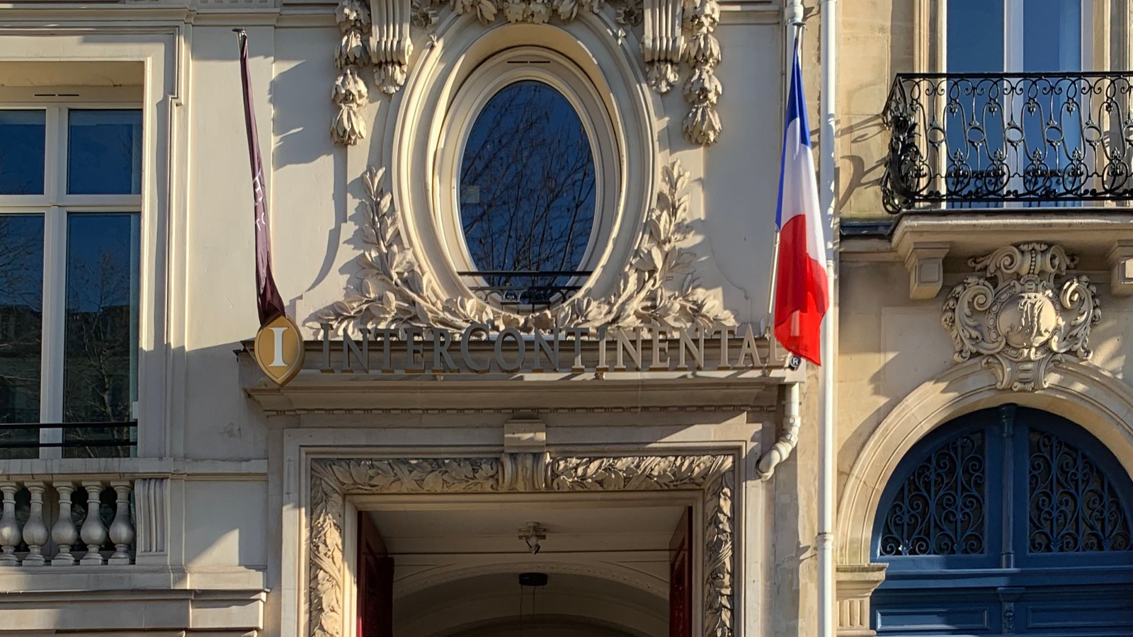 La façade du 64 avenue Marceau, dans le 8e arrondissement de Paris