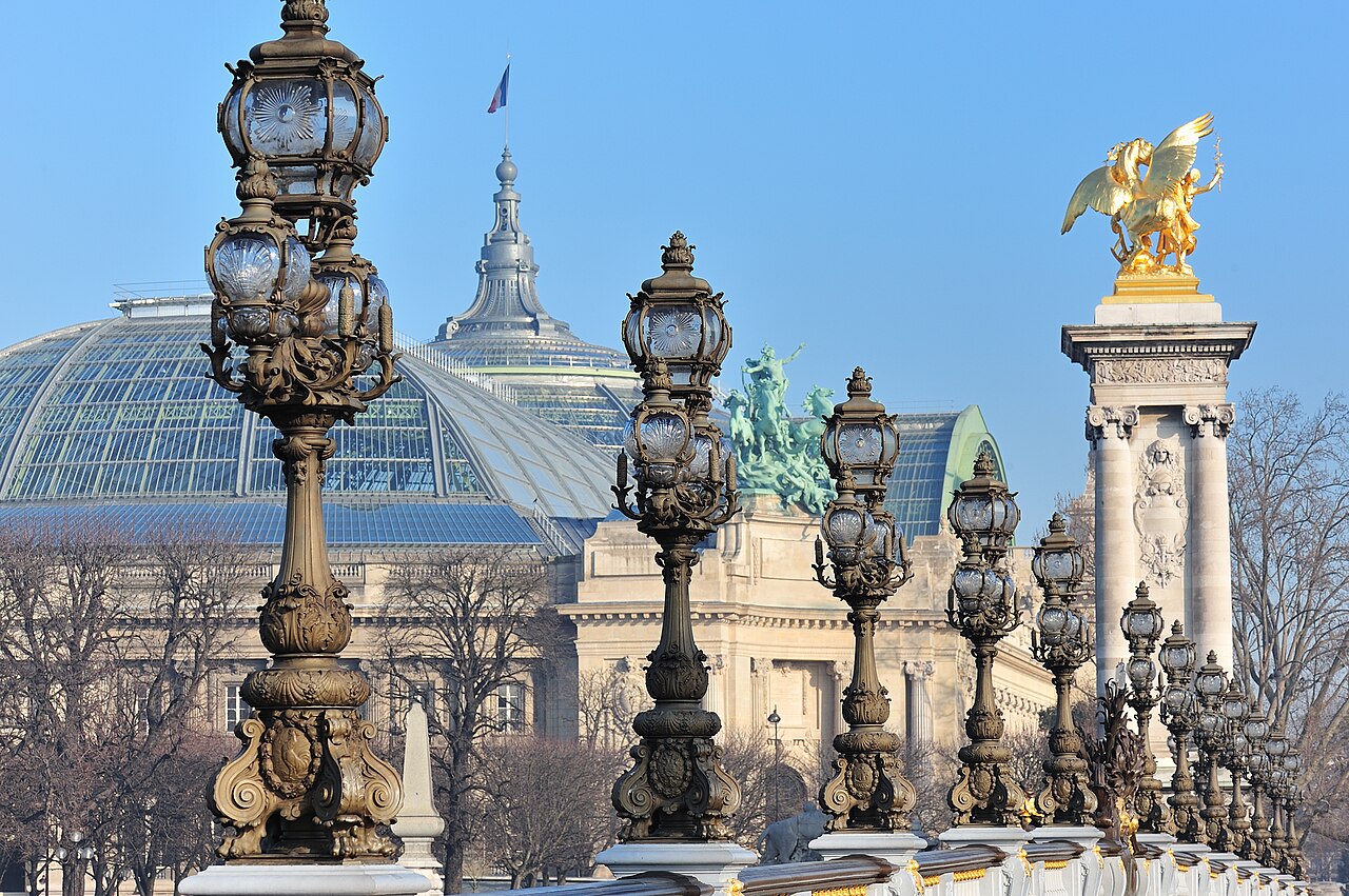 Le Grand Palais depuis le pont Alexandre-III