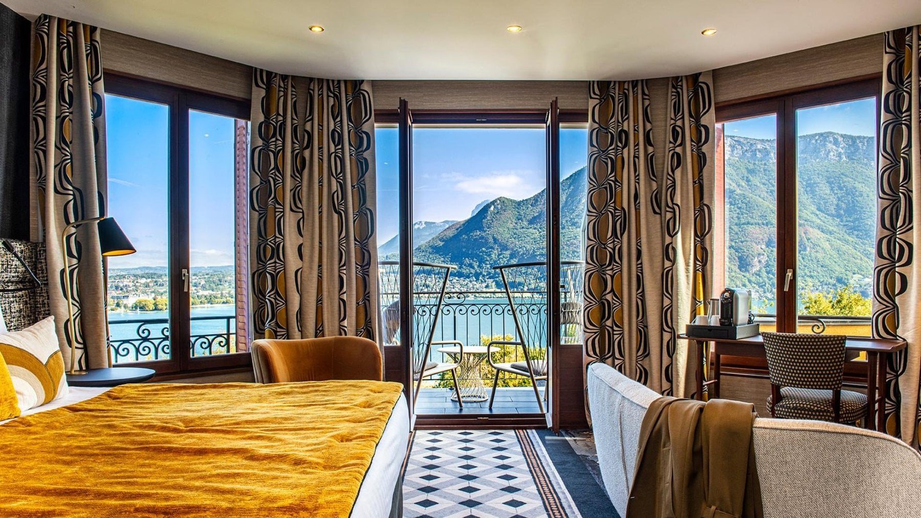 Les Trésoms Lake & Spa Resort