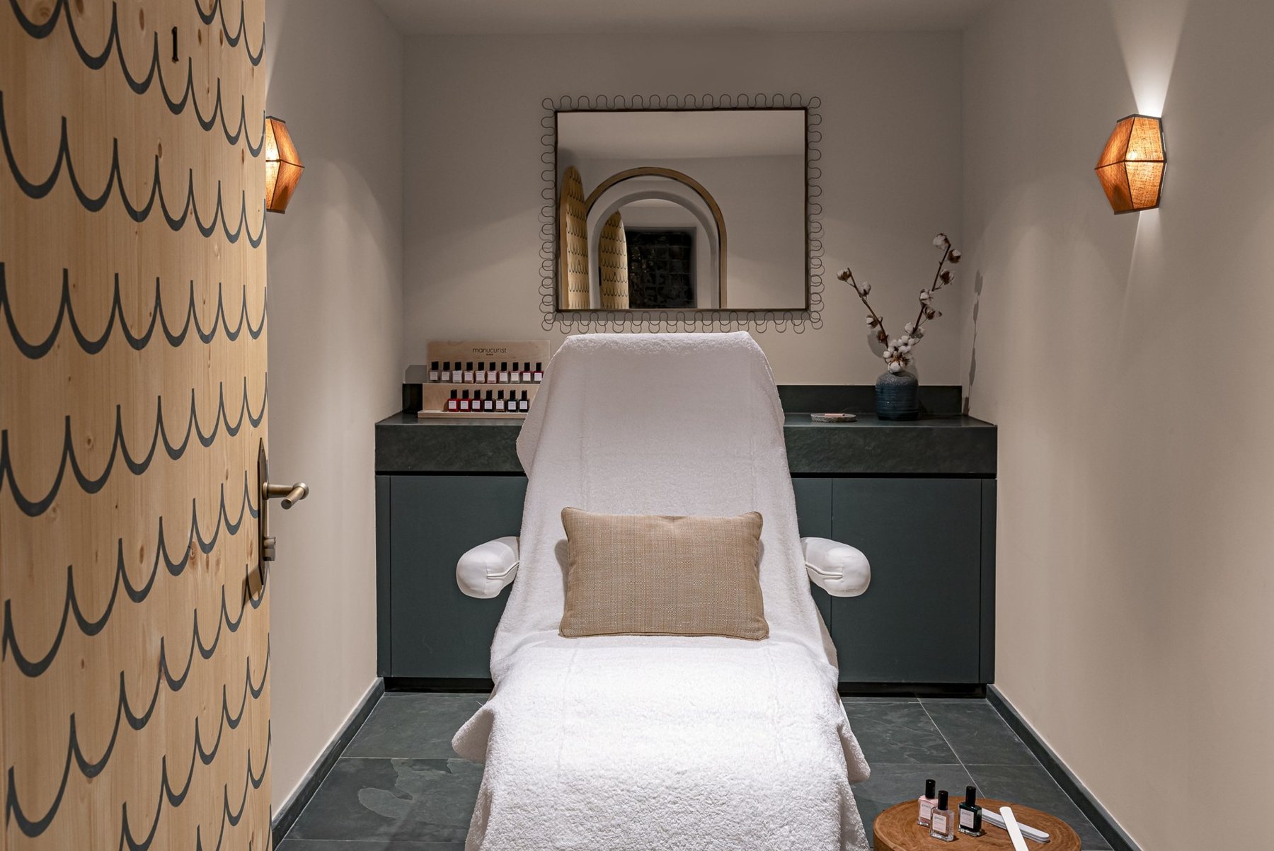 Une cabine de soins du spa : Le Coucou à Méribel.