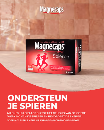 blue2purple - Magnecaps Spieren magnesium supplement box on a red and beige background with Dutch text