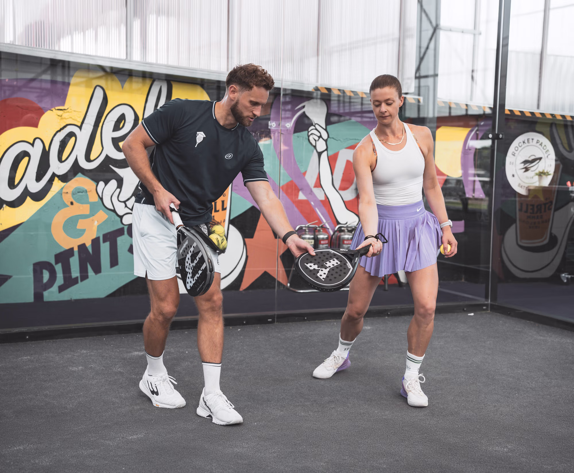 Developing padel skills through structured coaching