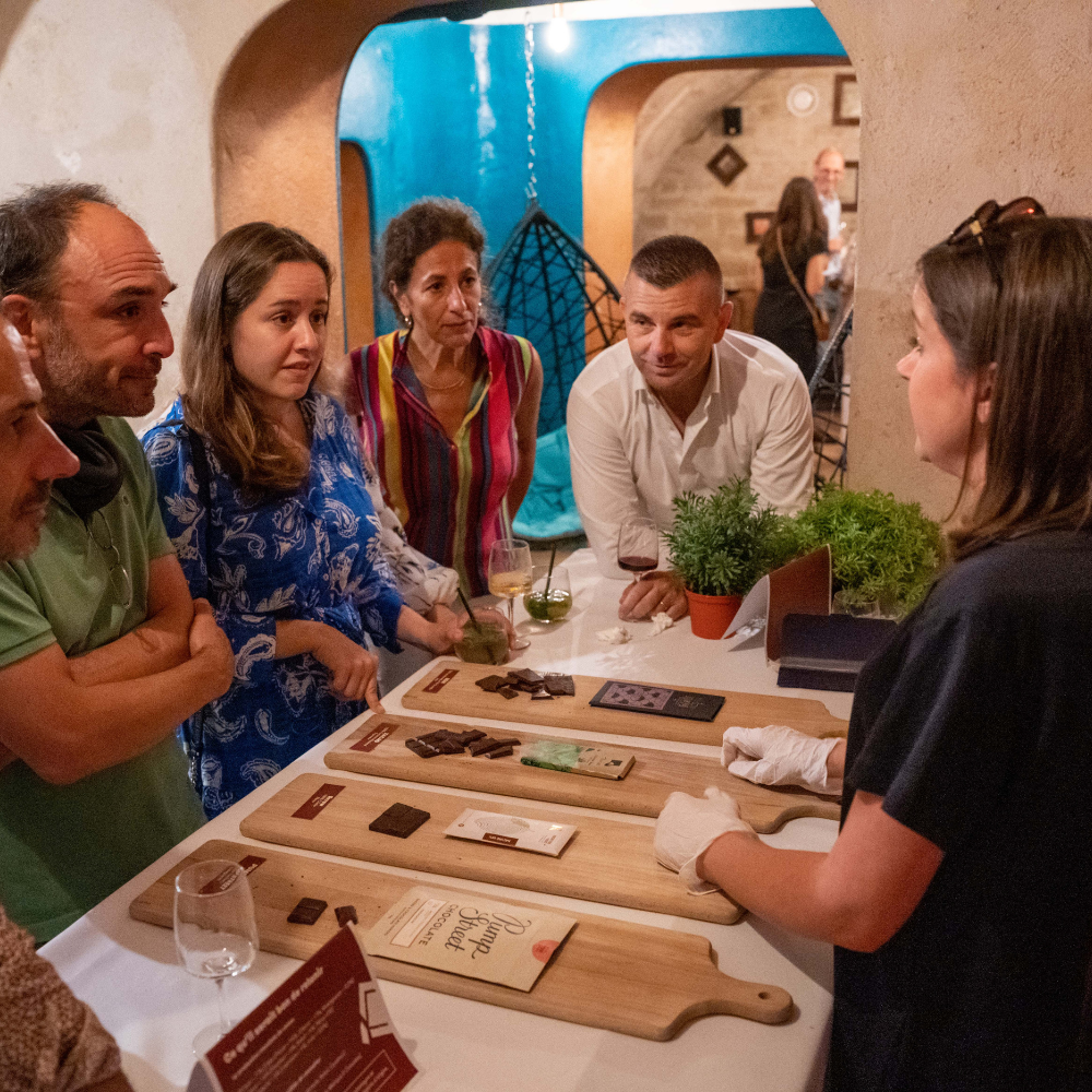 Dégustation animée réunissant l'équipe et les invités du Cheese Geek