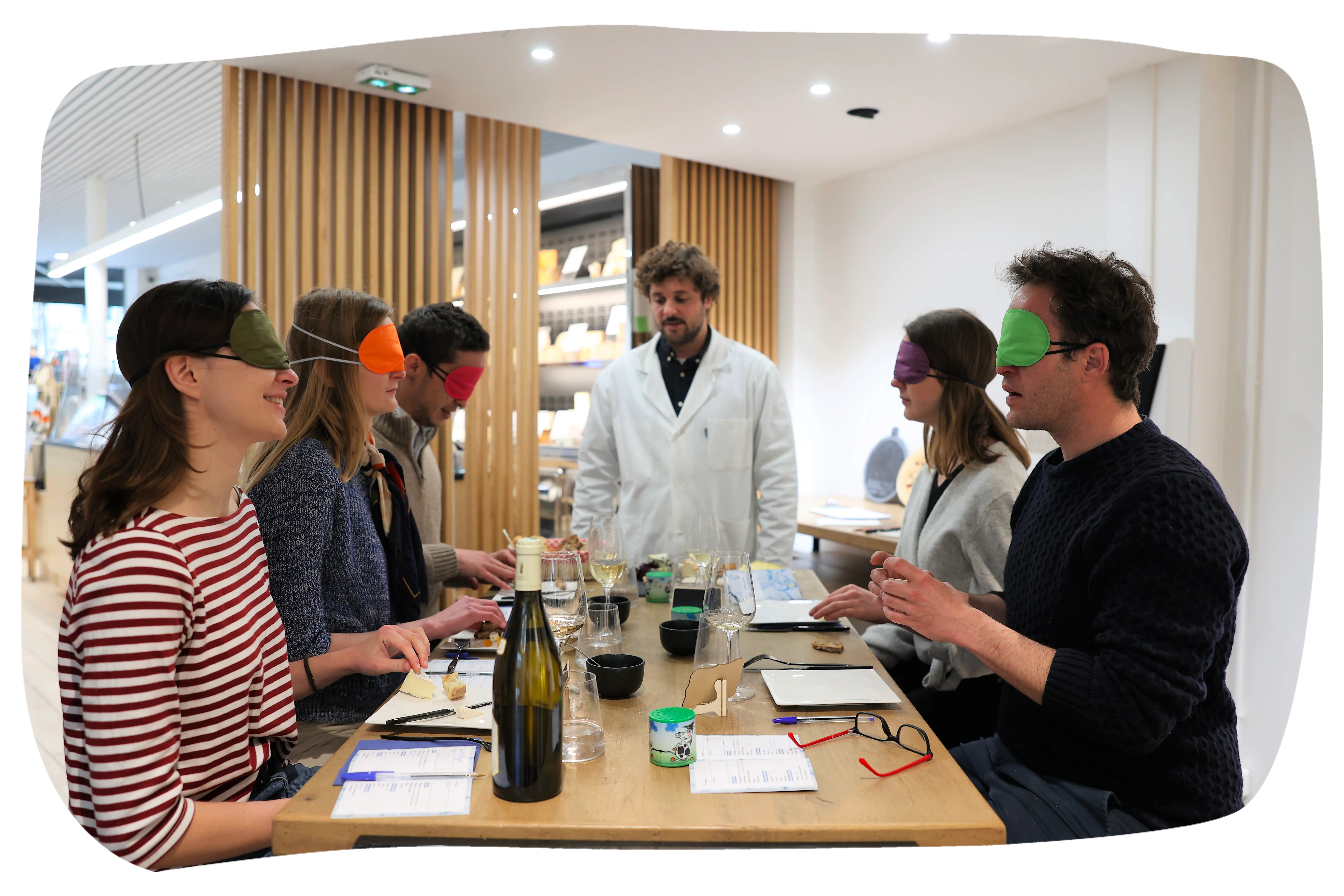 Dégustation de vin à l'aveugle lors d'un Team Building en entreprise