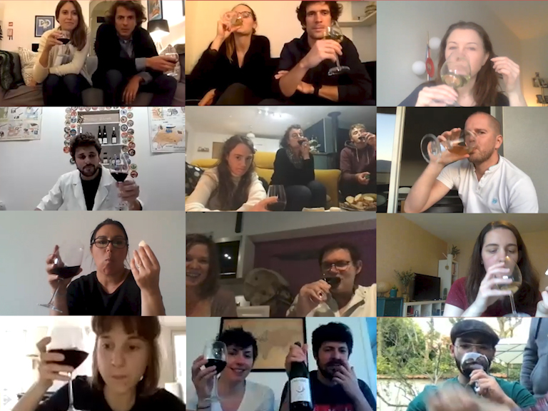 Équipe en visioconférence lors d'un Team Building vin à distance