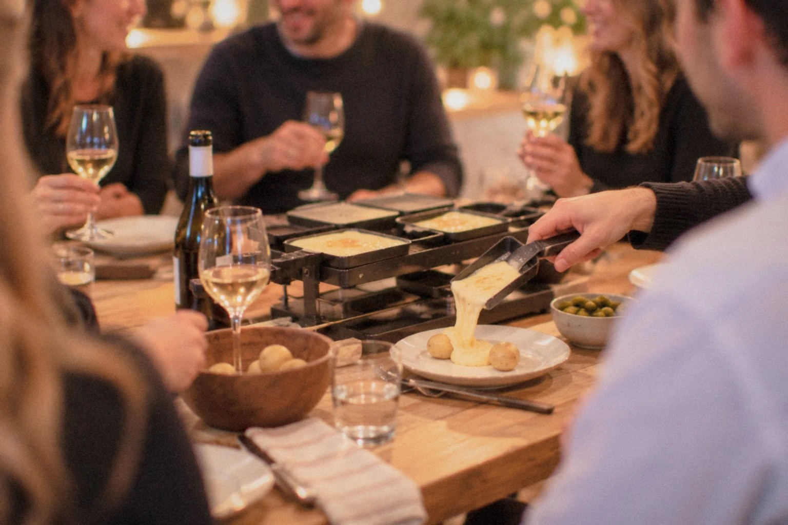 Plateau de fromages à raclette prêt à être livré