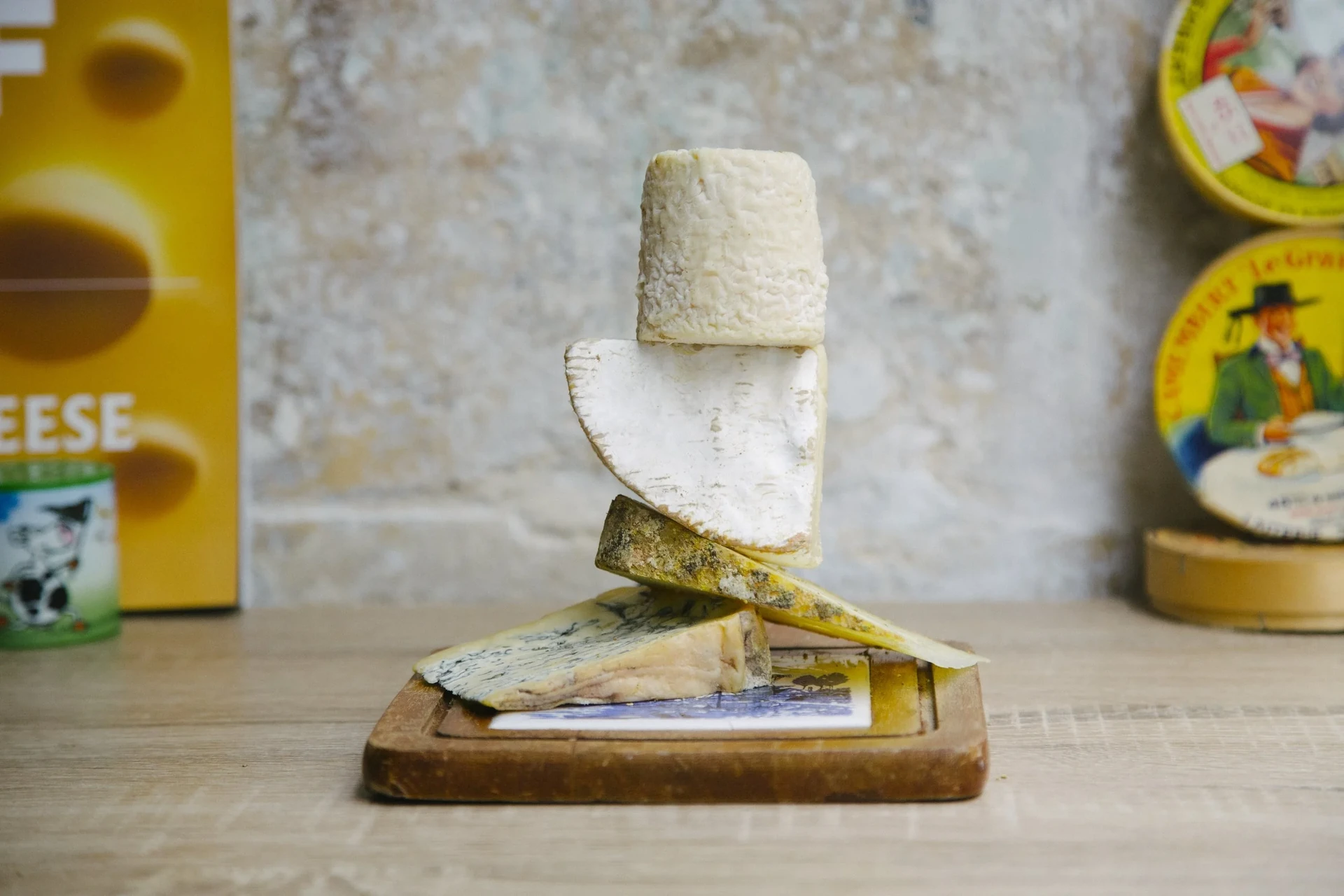 Groupe réuni autour d’une dégustation de fromage avec Le Cheese Geek
