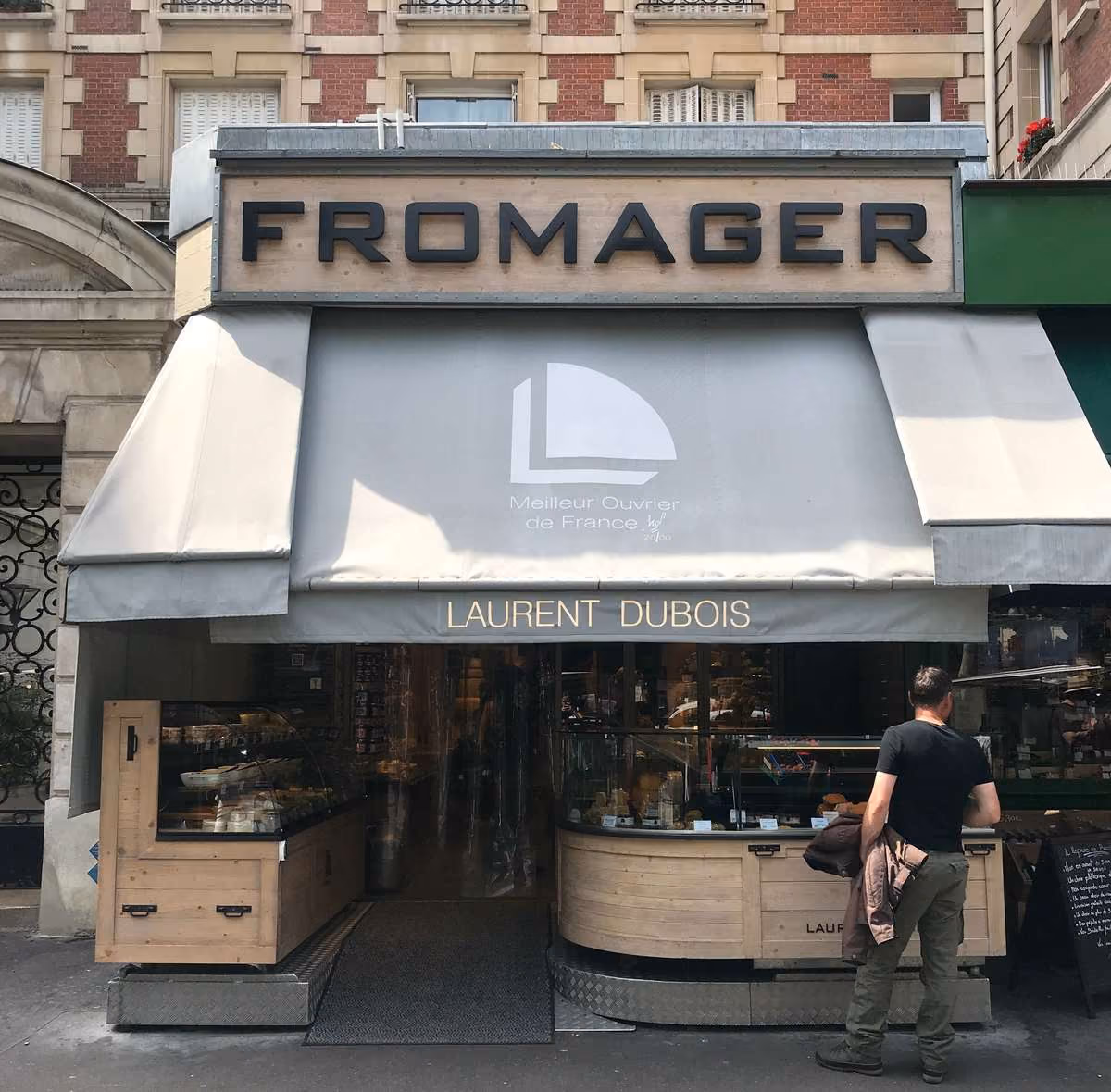 Devanture de la fromagerie Laurent Dubois
