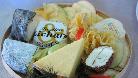 C’est mon boulot. D’emplois divers à fromager (France info) - Le Cheese Geek