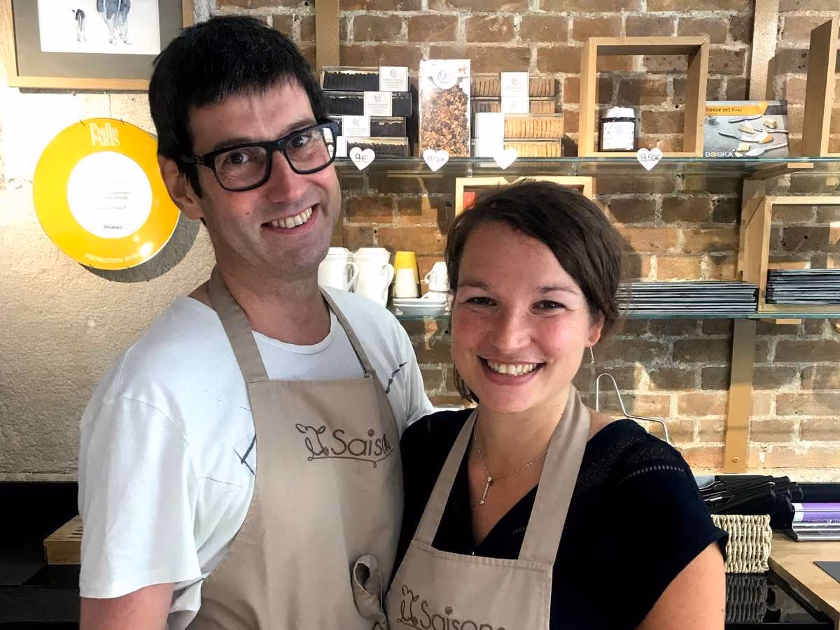 Mariette et Frédéric, fromagers de la fromagerie Saisons à Paris