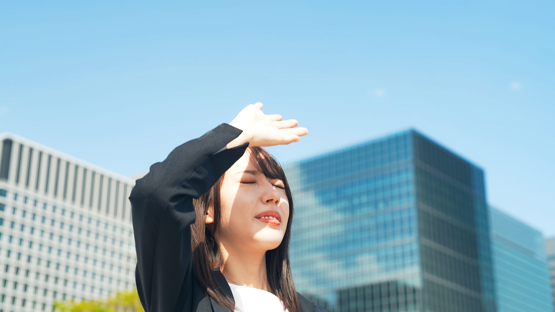 Do Sunglasses Really Protect Your Eyes? UV Risk and What to Buy