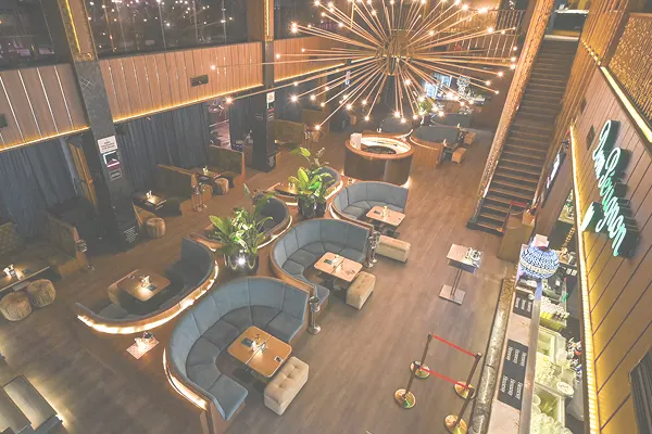 THE ULTIMATE LUXURY EXPERIENCE