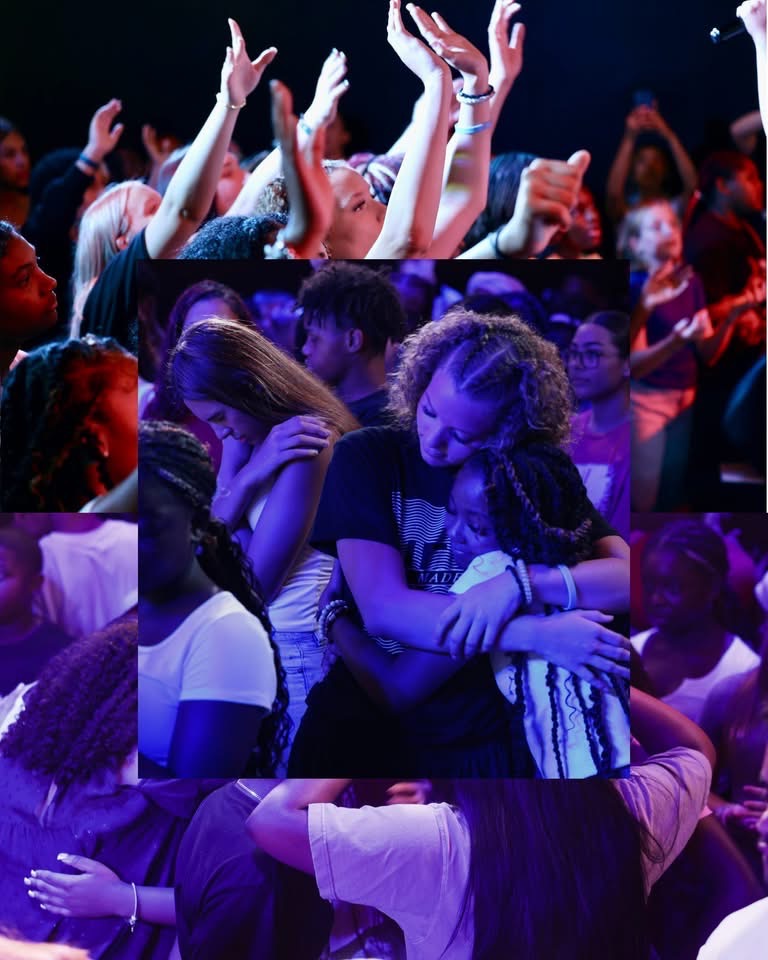 Students worshipping at VIBE Youth