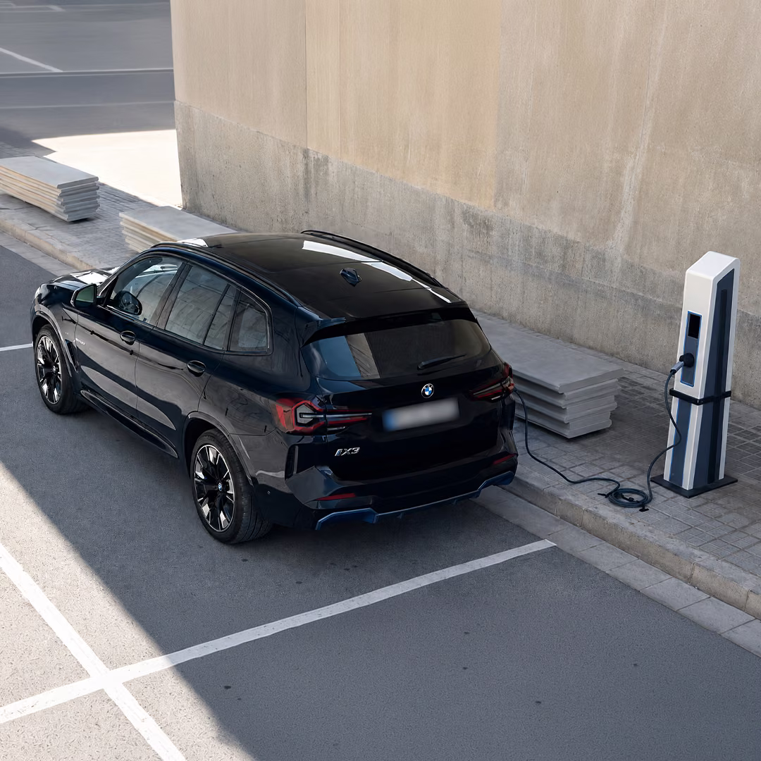 BMW iX3 on Charge