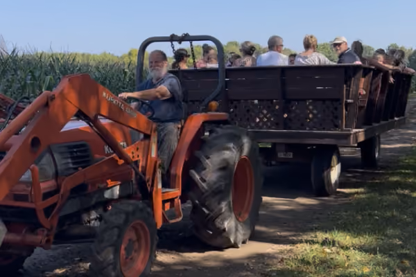 Tractor Wagon Rides – Sissons' Pumpkin Patch