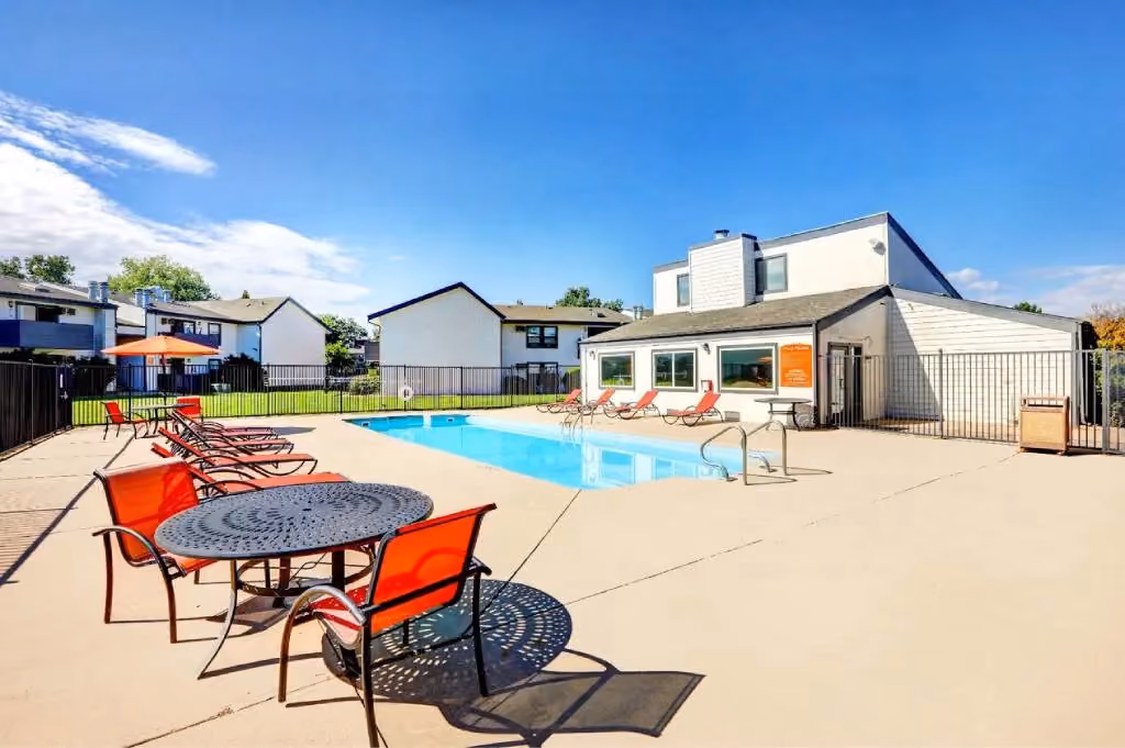 Pool and outdoor area
