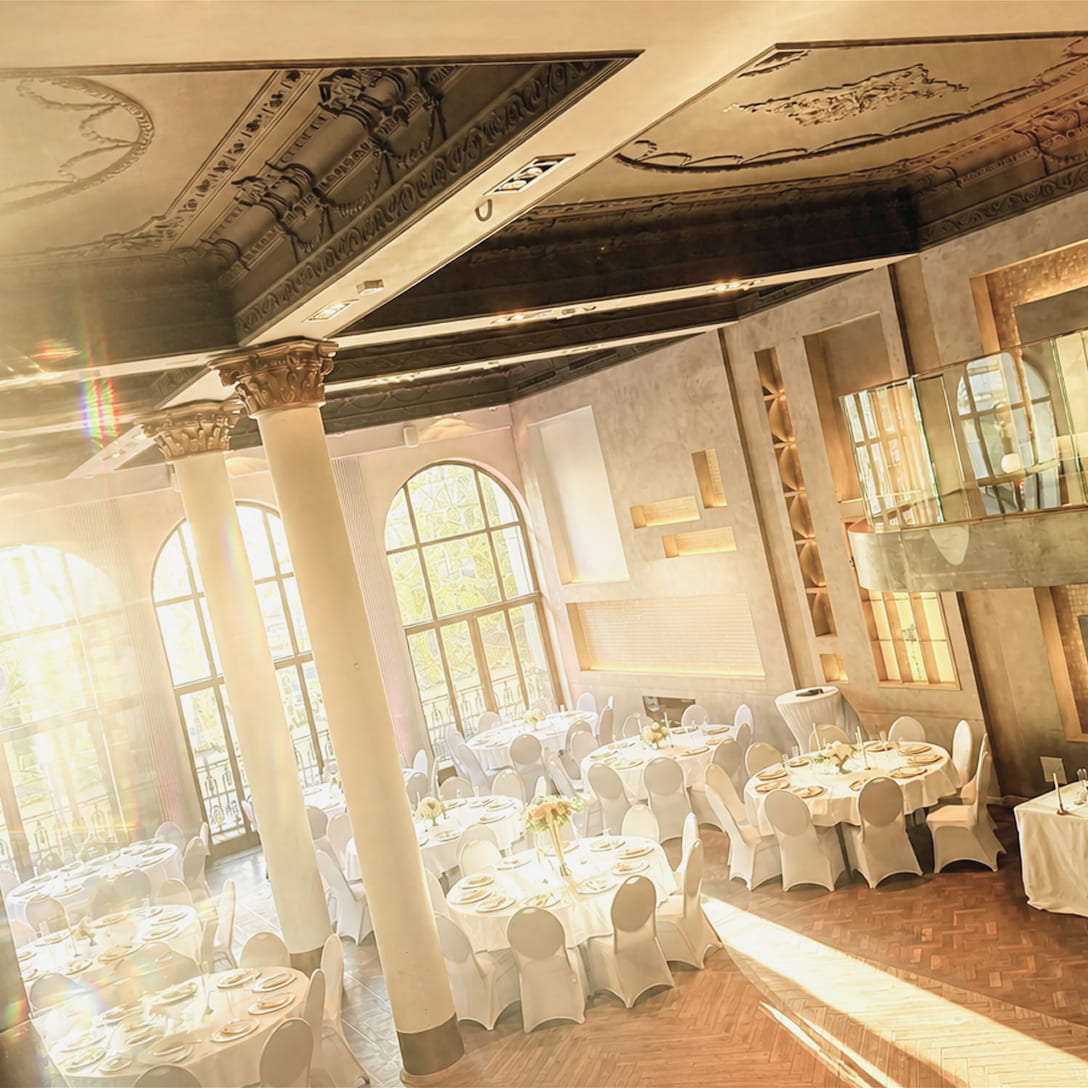 Festlich gedeckter Bankettsaal im Fireplace Aachen