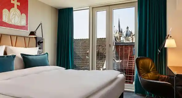Hotelzimmer mit Blick über die Aachener Innenstadt