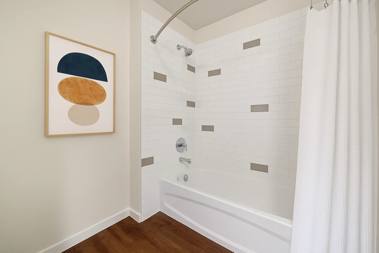 Bathroom with shower tub