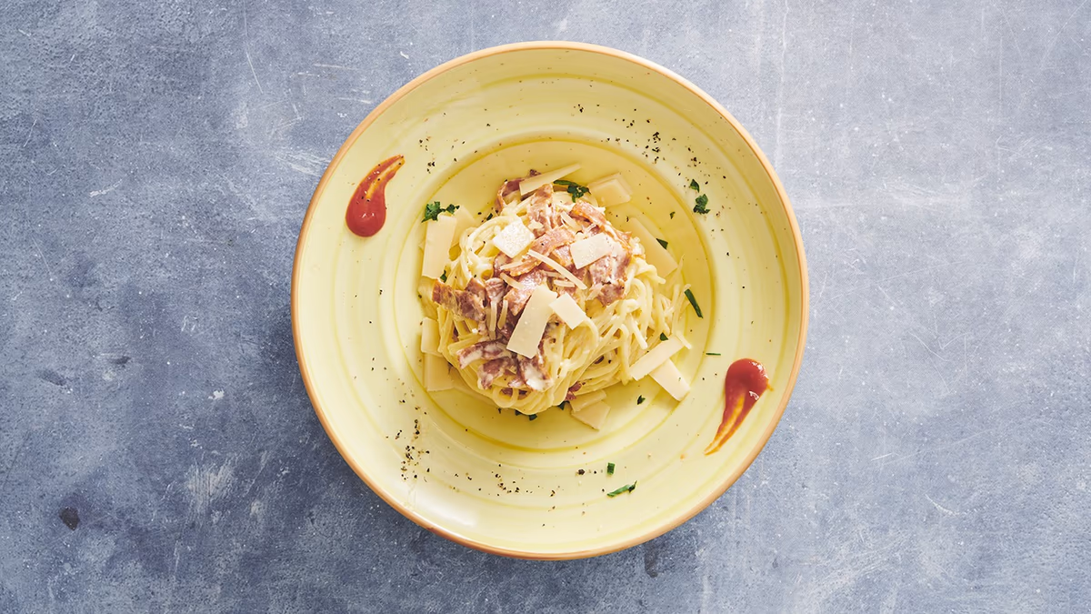 25. Spaghetti alla Carbonara
